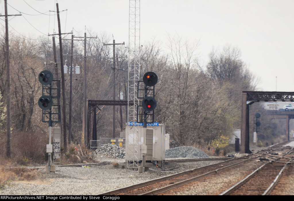 Westbound Track 2 Aspect Approach. 